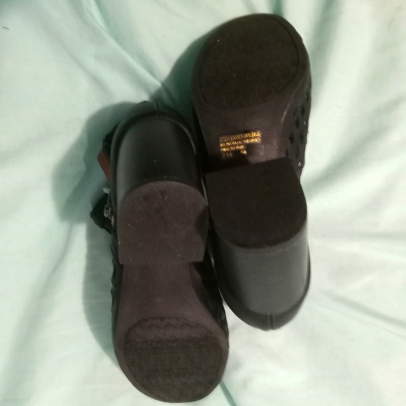 🖤 EUC Womens Ankle Booties Size 7M Black by Jellypop Diamond Cutout Design - Picture 4 of 5